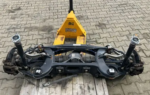 Mercedes-Benz GLK (X204) Rear axle beam with reductor 