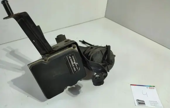 BMW 5 E60 E61 ABS Pump 6768646