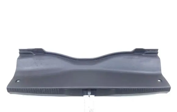 Trunk/boot sill cover protection