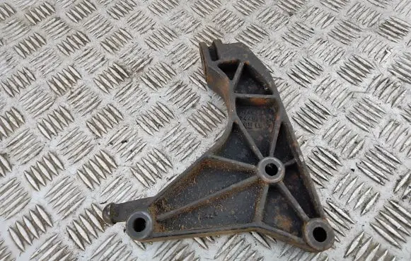 Opel Zafira A Engine mounting bracket 24403861