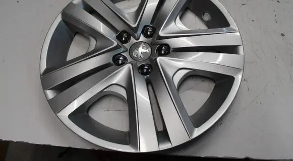 Peugeot 308 R16 wheel hub/cap/trim 