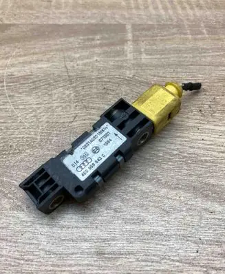 Audi A6 S6 C5 4B Airbag deployment crash/impact sensor 4B0959643C WithPlug