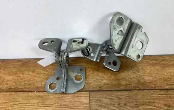 Ram 1500 Front door hinge set 637AC