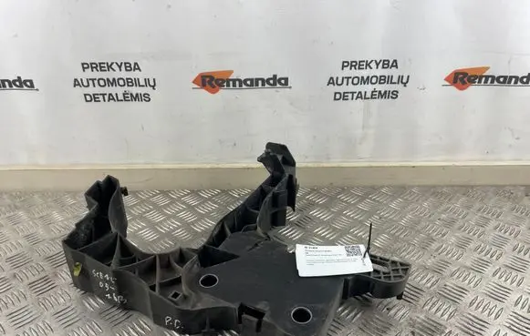 Headlight/headlamp mounting bracket