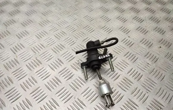 Clutch slave cylinder