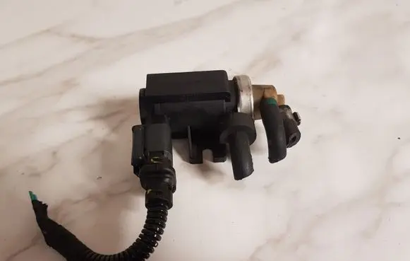 Peugeot 5008 Turbo solenoid valve 9672875080 70163302