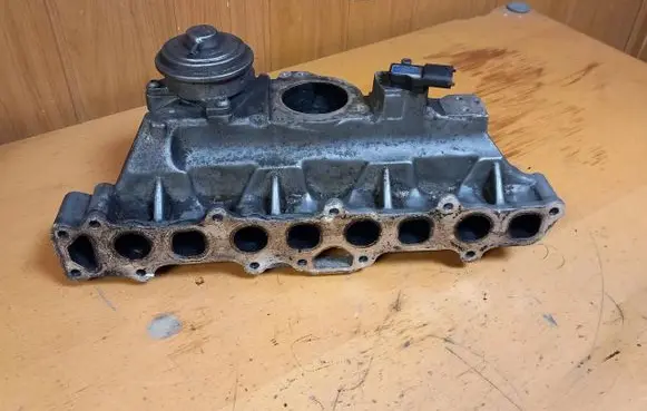 Chrysler Voyager Intake manifold 11042028F