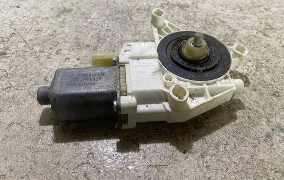 Dodge Journey Rear door window regulator motor 0130822475