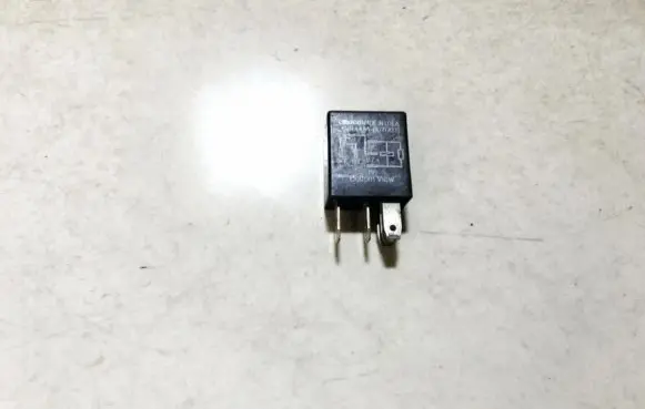 Chrysler 300M Other relay 2539a23a 04671167