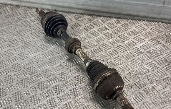 Mitsubishi Carisma Front driveshaft