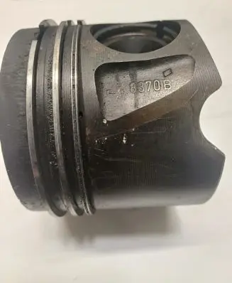 Mercedes-Benz E C207 W207 Piston 8370