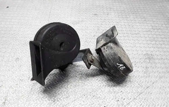 Audi A8 S8 D2 4D Horn signal 4D0951185
