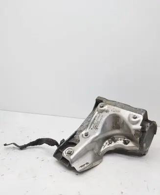 BMW X5 E70 Engine mounting bracket 6777265 16090010