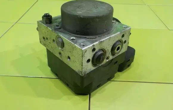 Toyota iQ ABS Pump 11604030031