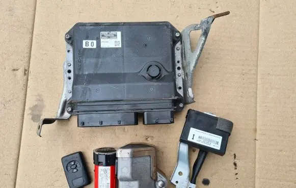 Toyota Auris 150 Engine ECU kit and lock set 89661-12B00