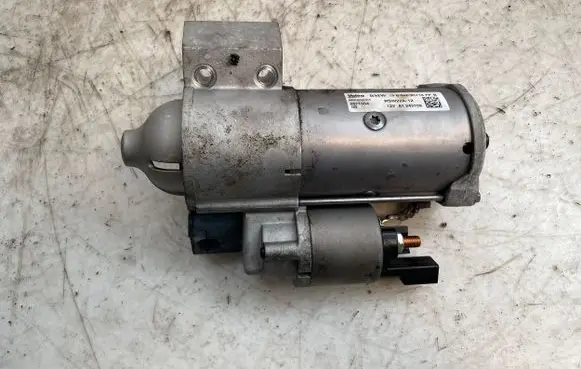 BMW 5 G30 G31 Starter motor 8671504