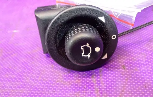 Ford Fusion Wing mirror switch 