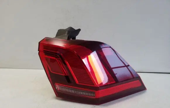 Volkswagen Tiguan Rear/tail lights 5NA945096D