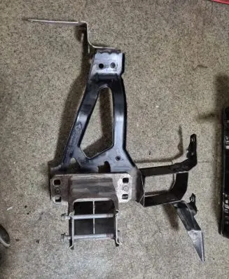 BMW 5 E60 E61 Headlight/headlamp mounting bracket 7033732