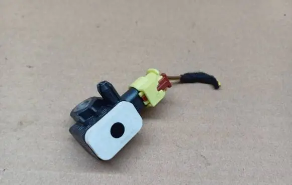 Volkswagen Polo V 6R Airbag deployment crash/impact sensor 2H0959351 1303171