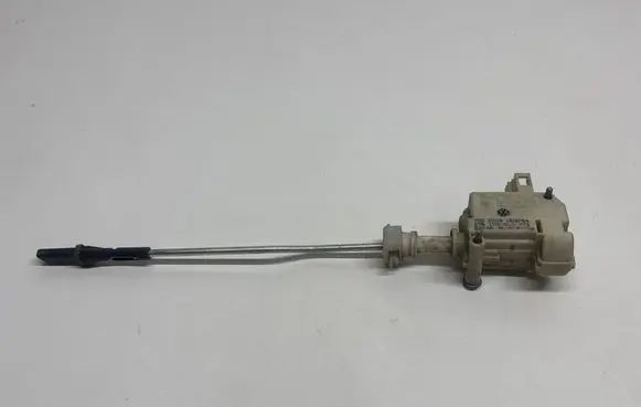 Volkswagen Golf V Central locking motor 1K6810773 0209N03784