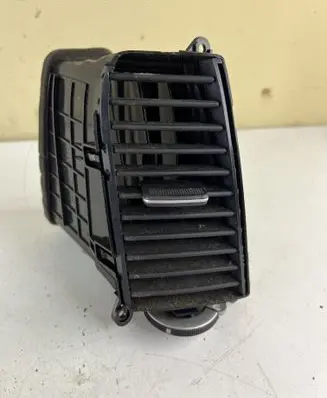 Hyundai Santa Fe Dash center air vent grill 974202B900