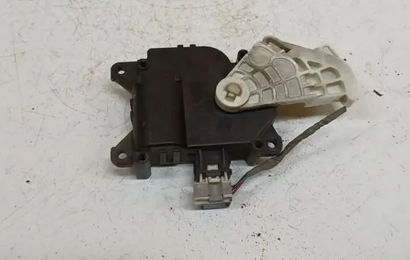 Toyota Auris 150 Air flap motor/actuator