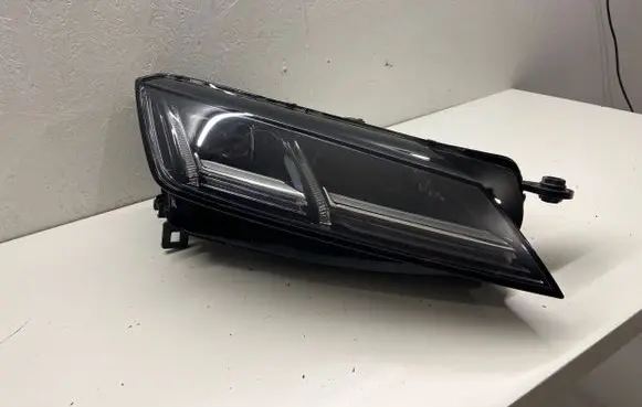 Audi TT TTS RS Mk3 8S Headlight/headlamp 8S0941774c 130702456801 T090027