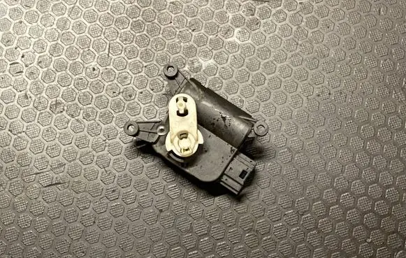 Volkswagen Golf VI Air flap motor/actuator 3C1907511F 01101 CZ1168802881