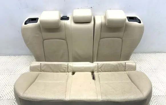 Lexus CT 200H Second row seats 