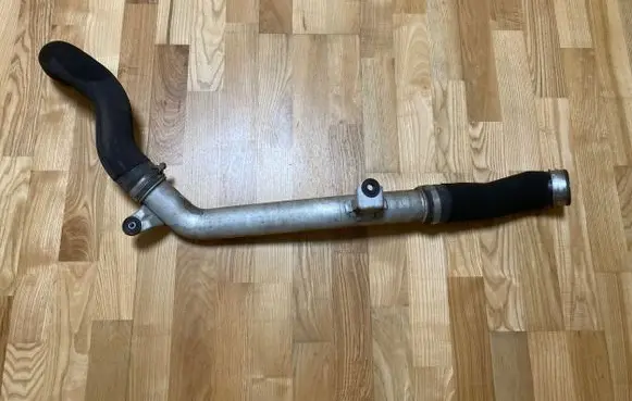 Porsche Cayenne (92A) Intercooler hose/pipe 7P0145762B EB87V802