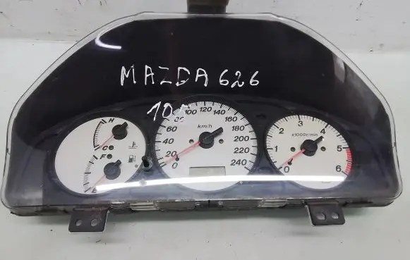 Mazda 626 Speedometer (instrument cluster) GHOS