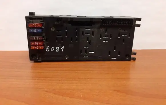 Mercedes-Benz E W210 Fuse box set 6081 0025452701