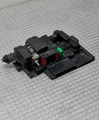 Renault Clio III Fuse module 8200267010