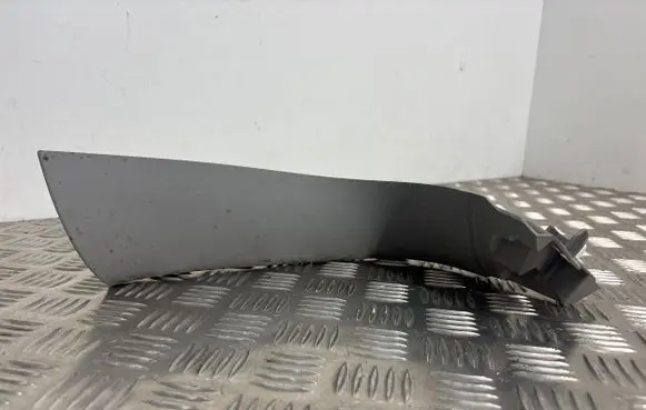 BMW 2 F46 Tailgate/trunk side cover trim 7318937 106140C1 20024110