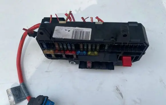 BMW 7 E65 E66 Fuse module 6900583