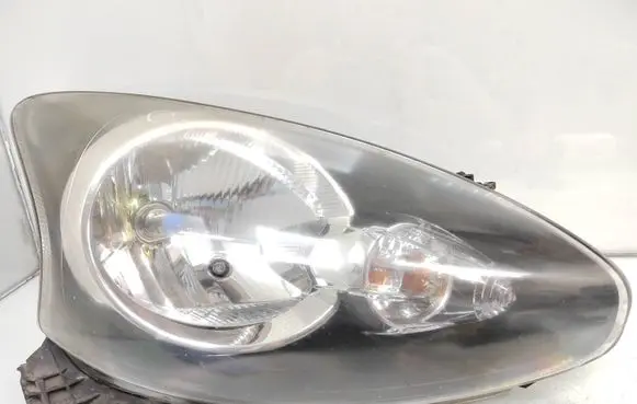 Toyota Aygo AB10 Headlight/headlamp 89100097b
