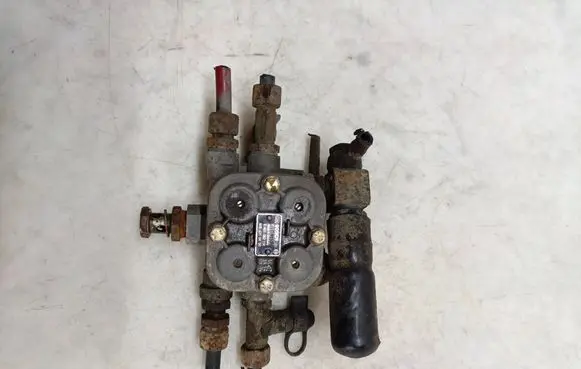 Mercedes-Benz Vario Brake central valve 0481062104 0024310406