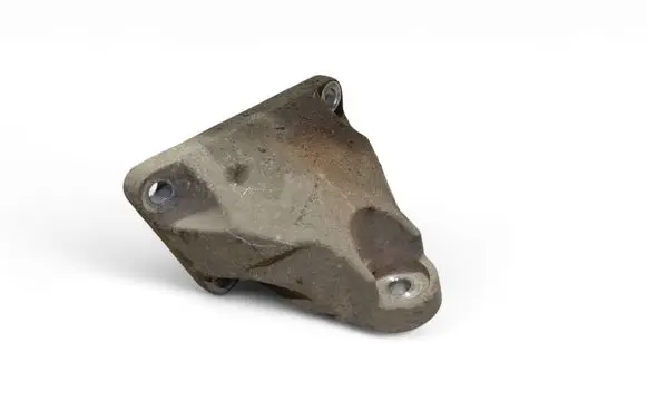 Engine mounting bracket