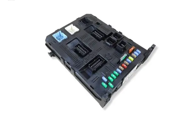 Citroen C4 I Fuse module 9660105980 BSI2004H05 01210605