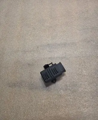 Volkswagen PASSAT B6 Seat heating relay 1Z0959772B