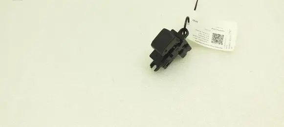 Nissan Qashqai Electric window control switch 25411BR00A