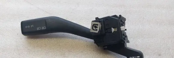Volkswagen PASSAT B7 Indicator stalk 1K0953513
