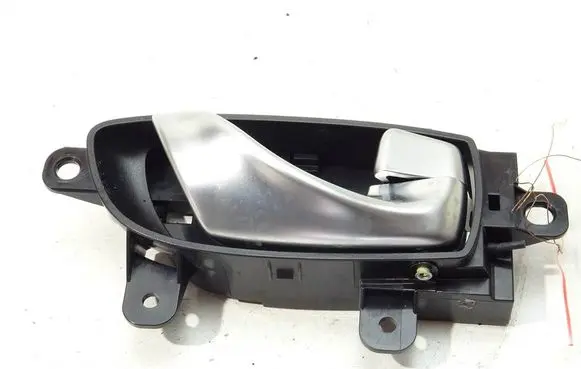 Infiniti Q50 Front door interior handle 