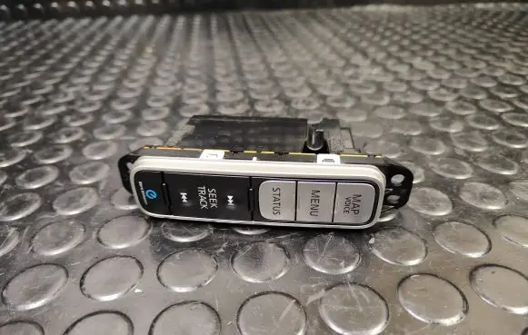 Nissan Leaf I (ZE0) Head unit multimedia control 3ND0A210485