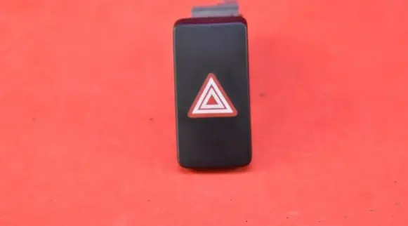 Toyota Avensis T270 Hazard light switch 15B424