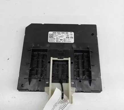 Volkswagen Touran III Central body control module F005V02142 5Q0937086BQ