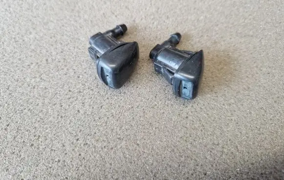 Toyota Hilux (AN10, AN20, AN30) Windshield washer spray nozzle 