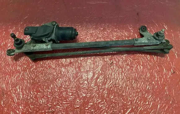 Honda CR-V Front wiper linkage 