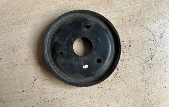 Renault Megane I Power steering pump pulley 7700273739